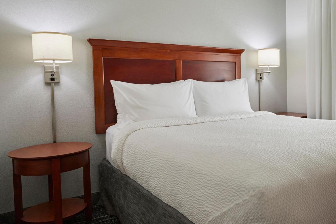 Towneplace Suites Μέντφορντ Εξωτερικό φωτογραφία