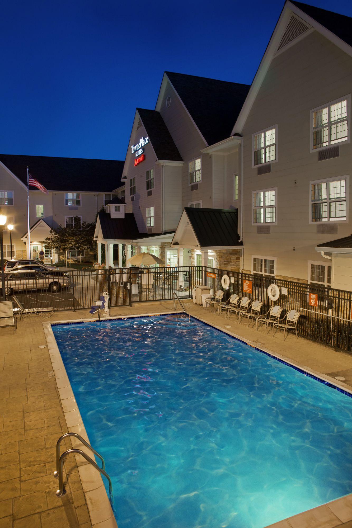 Towneplace Suites Μέντφορντ Εξωτερικό φωτογραφία